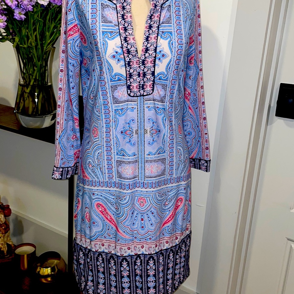 BCBGMAXAZRIA MULTCOLOR SHIFT V NECK DRESS
